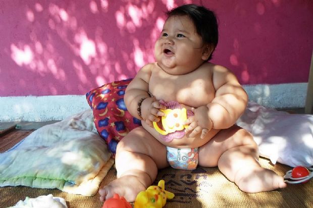 santiago mendoza pesa 20 kilos con tan solo 8 meses de vida