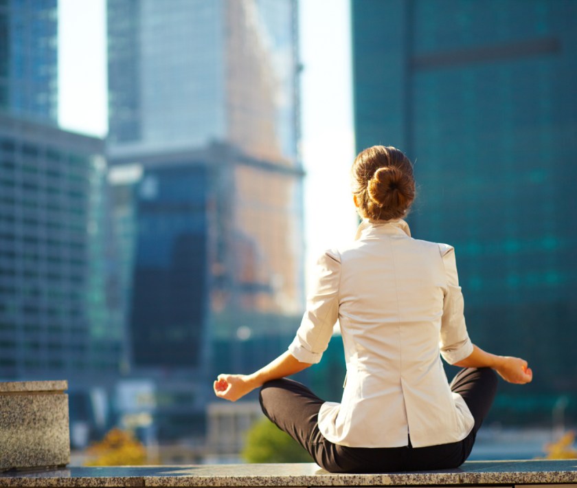 Meditación al aire libre baja