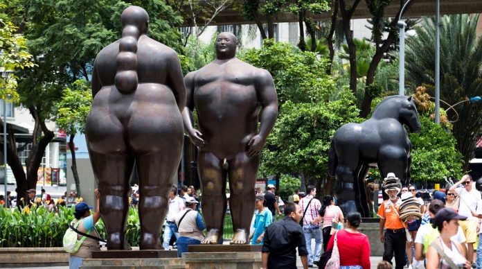 020217-plaza-botero-medellin-696x388